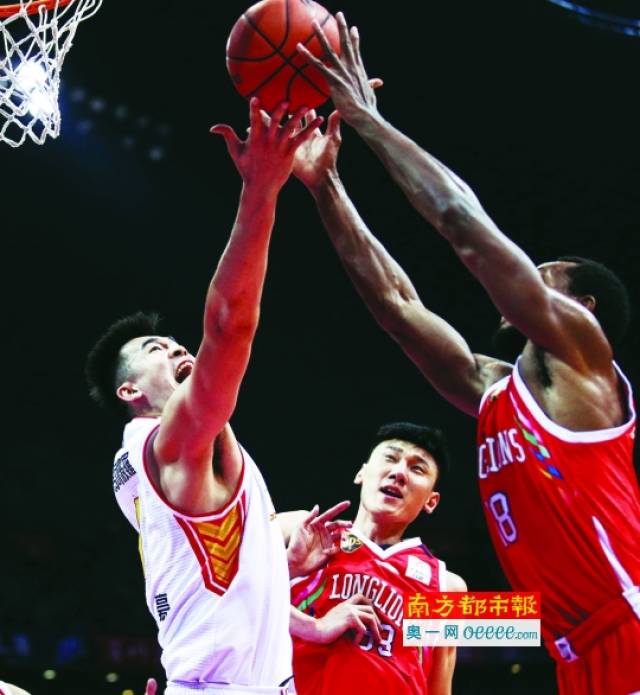 关键一役尽显球星本色，带队夺魁风风光光