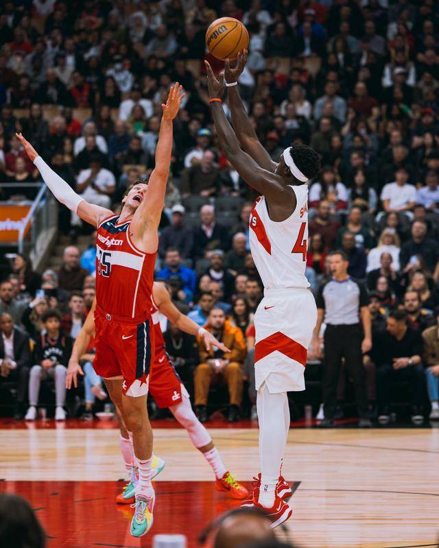 猛龙客场攻陷，西亚卡姆助攻功不可没