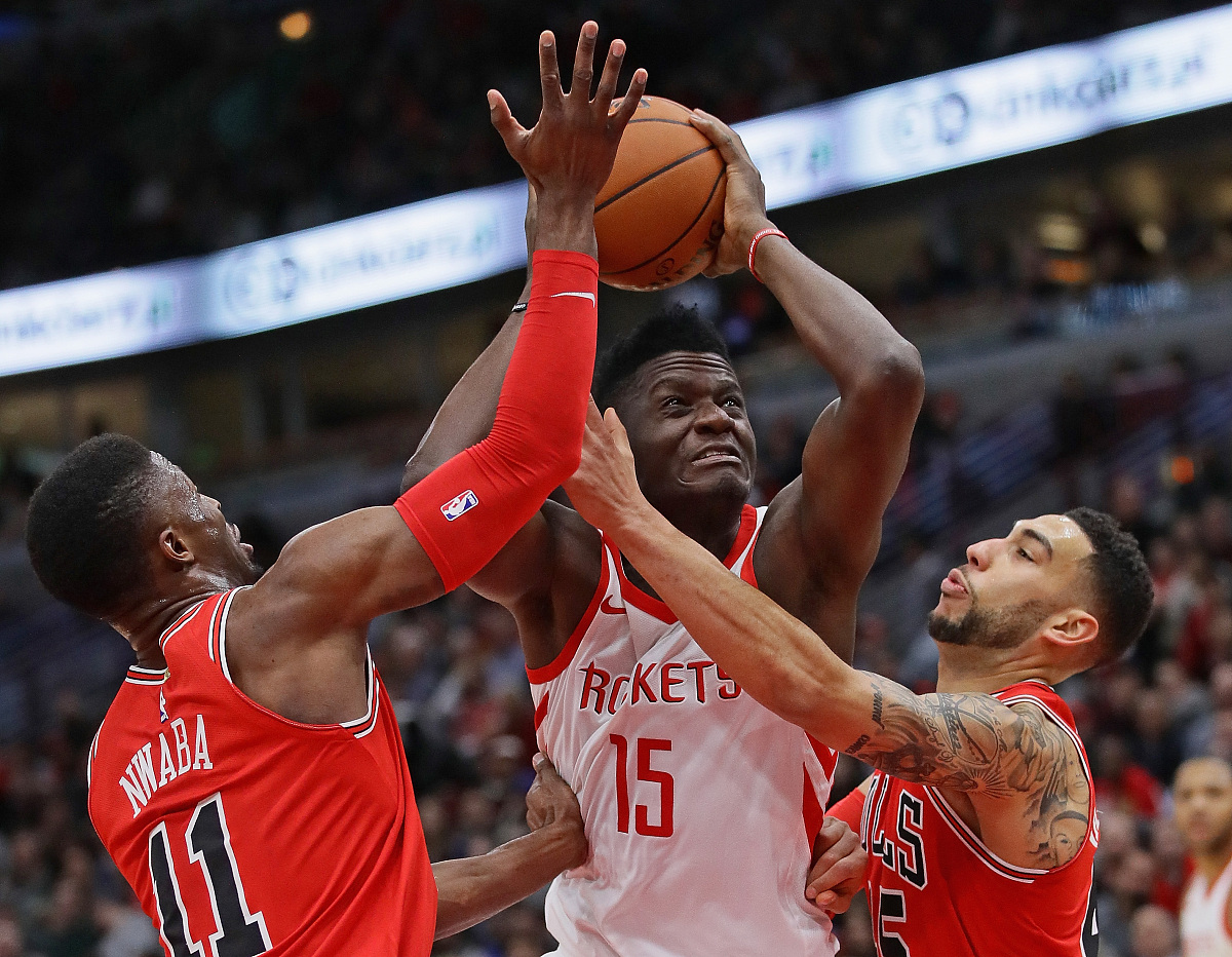 激烈角逐！一场比赛两队角逐至双方不分伯仲