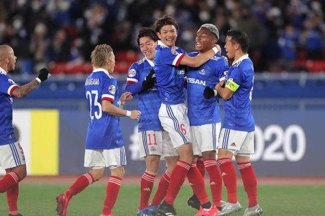 足球联赛战火重燃，球员实力对抗