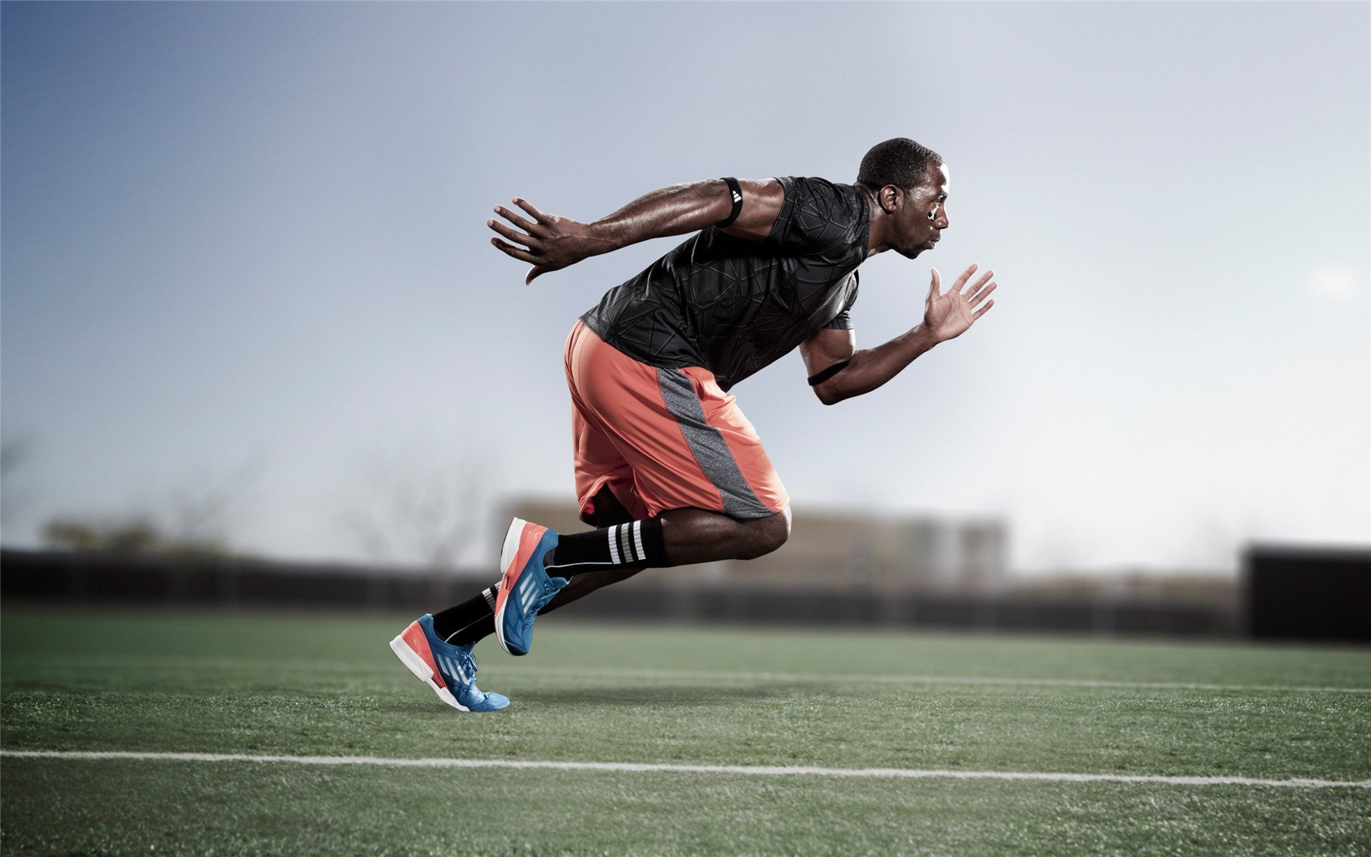 湖人不断突破！穆古鲁扎连续十场比赛得分锐不可当，赛场气氛高涨